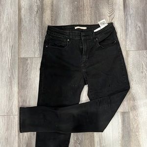 Black Levi’s size 30